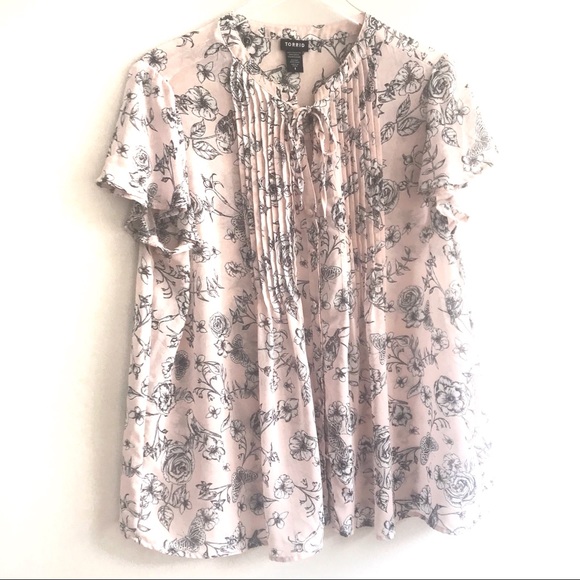 torrid Tops - Torrid Floral Print Pleated Tie Front Top Sz 1 1X